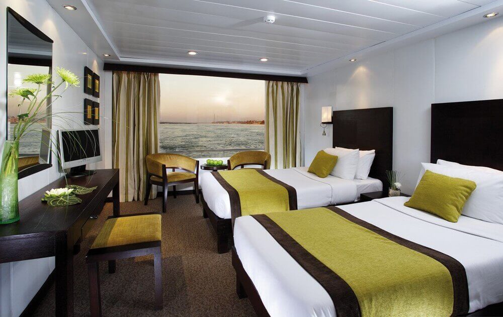 Cruise Room